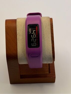 Garmin Vivofit (new batteries, excellent condition, rare color)